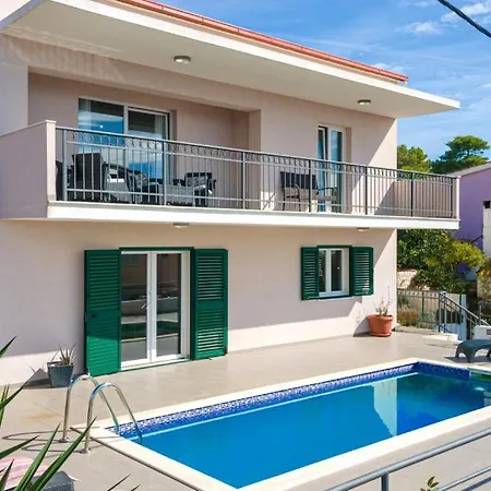 Marinovic By Guide Vila