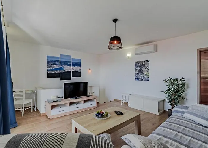 Villa Marinovic By Guide *