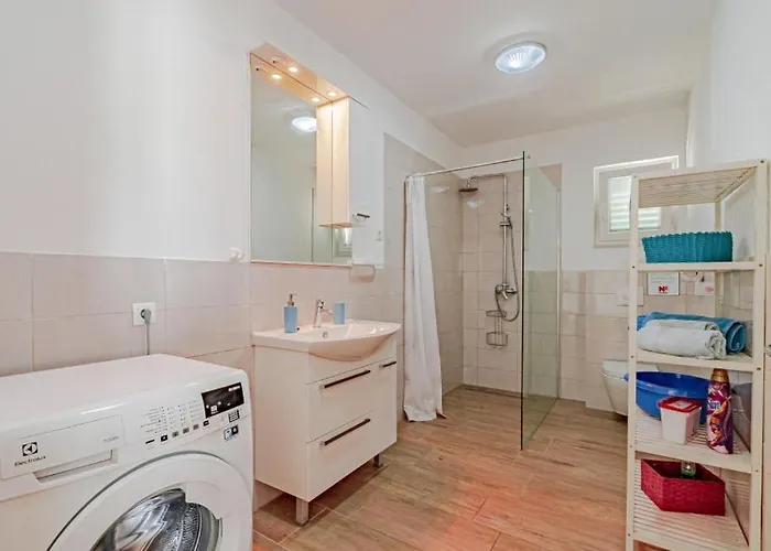 Villa Marinovic By Guide